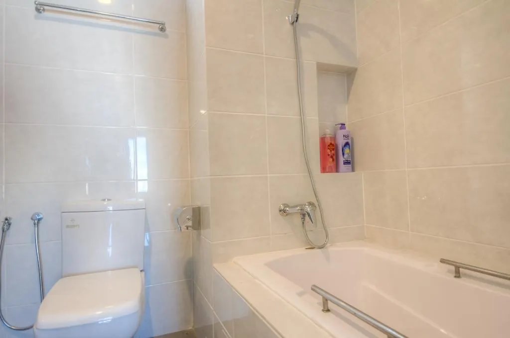 Super Condo Near Queensbay Mall George Town 0*,