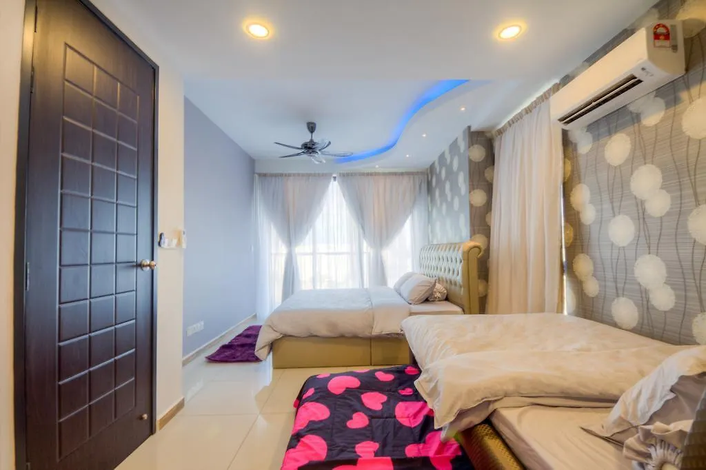 Super Condo Near Queensbay Mall George Town 0*,