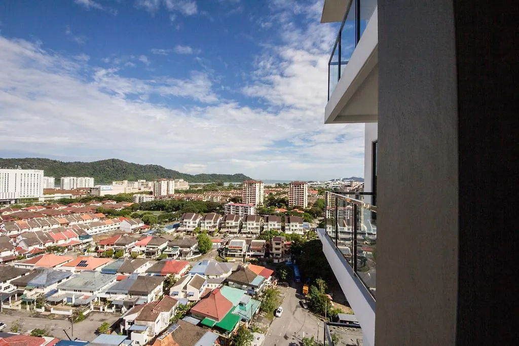 Super Condo Near Queensbay Mall George Town 0*,